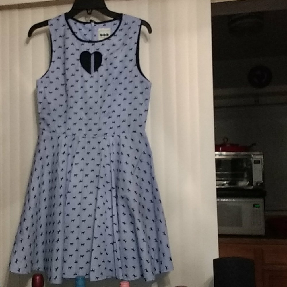 Ducks in a row women's/youngsters dress size small